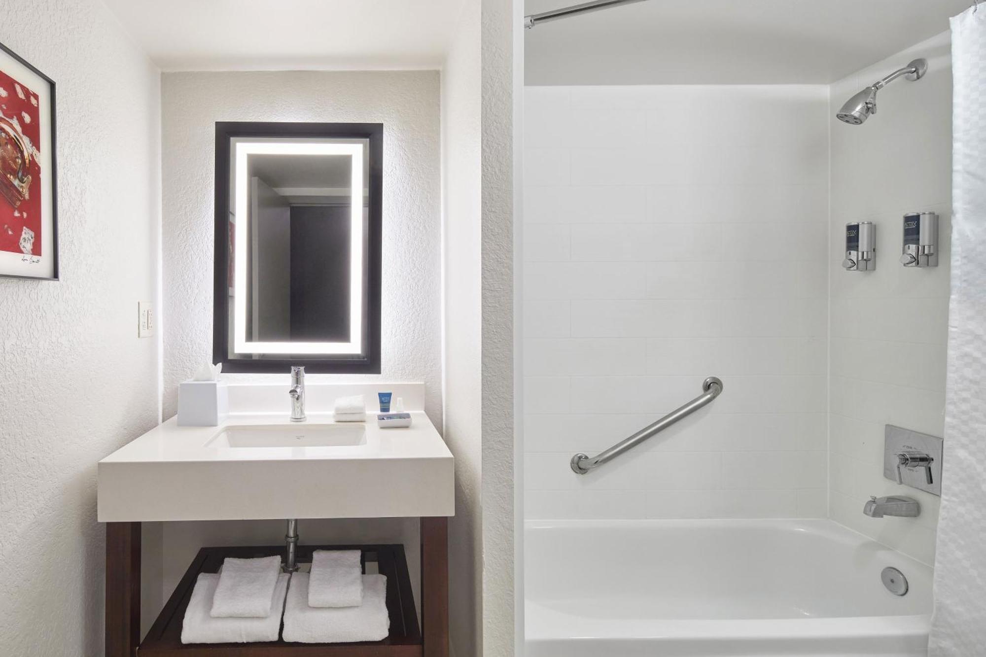 Four Points By Sheraton Downtown Hotel Tallahassee
